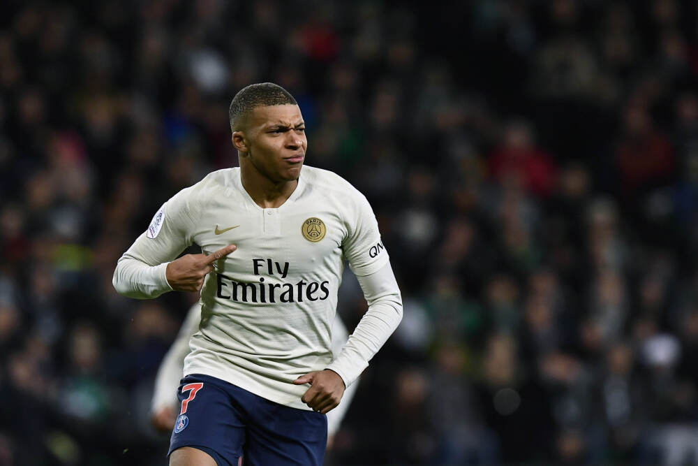 黄金大牛股，集体提示风险